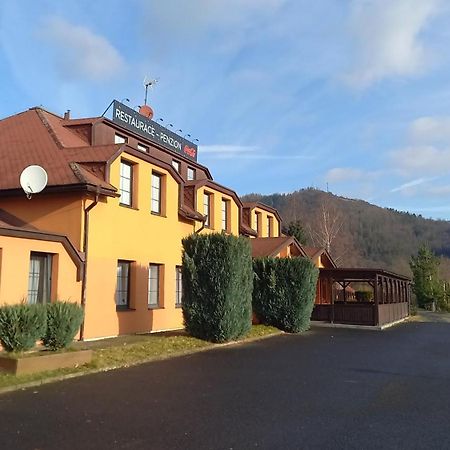 Hotel Formule Perštejn Zewnętrze zdjęcie
