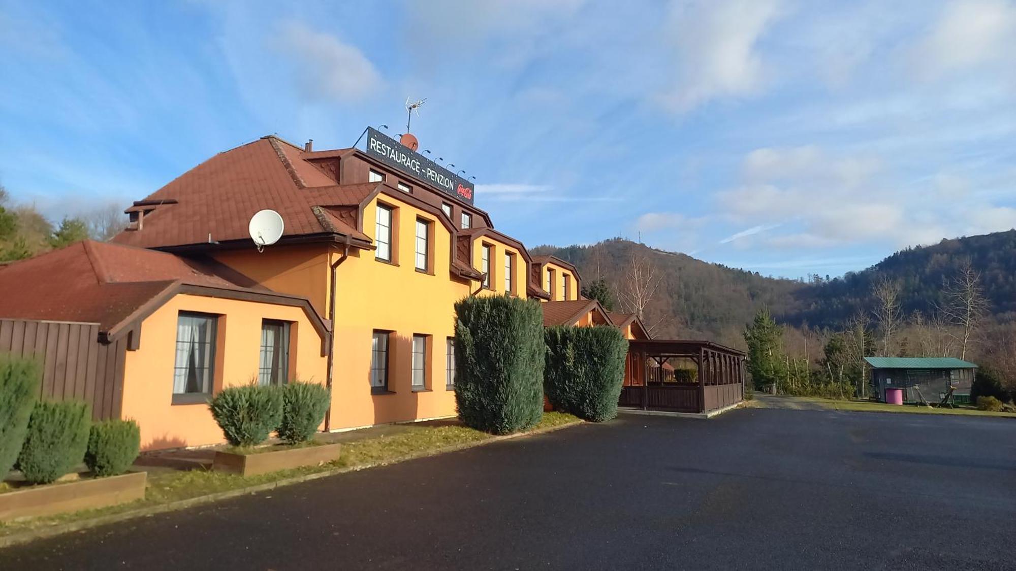 Hotel Formule Perštejn Zewnętrze zdjęcie