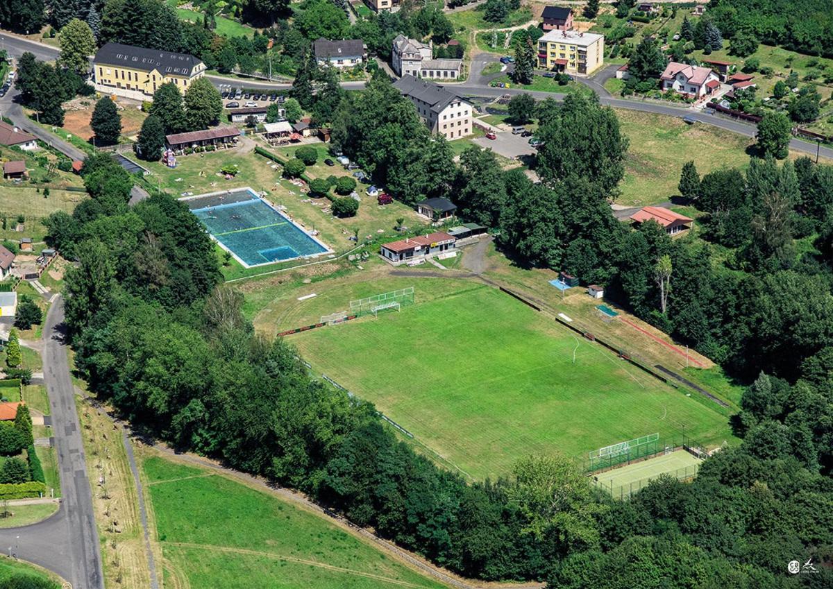 Hotel Formule Perštejn Zewnętrze zdjęcie