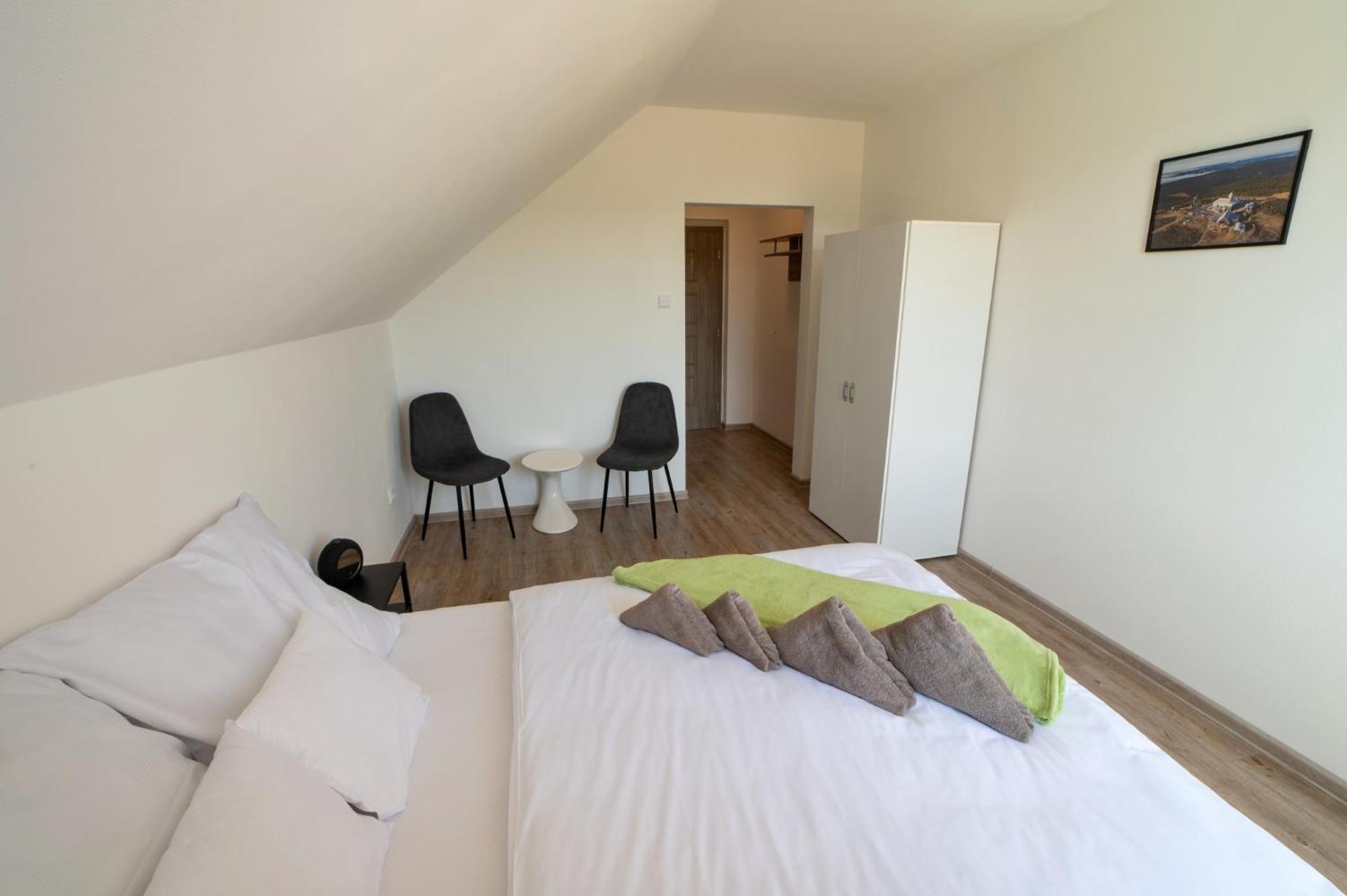 Hotel Formule Perštejn Zewnętrze zdjęcie