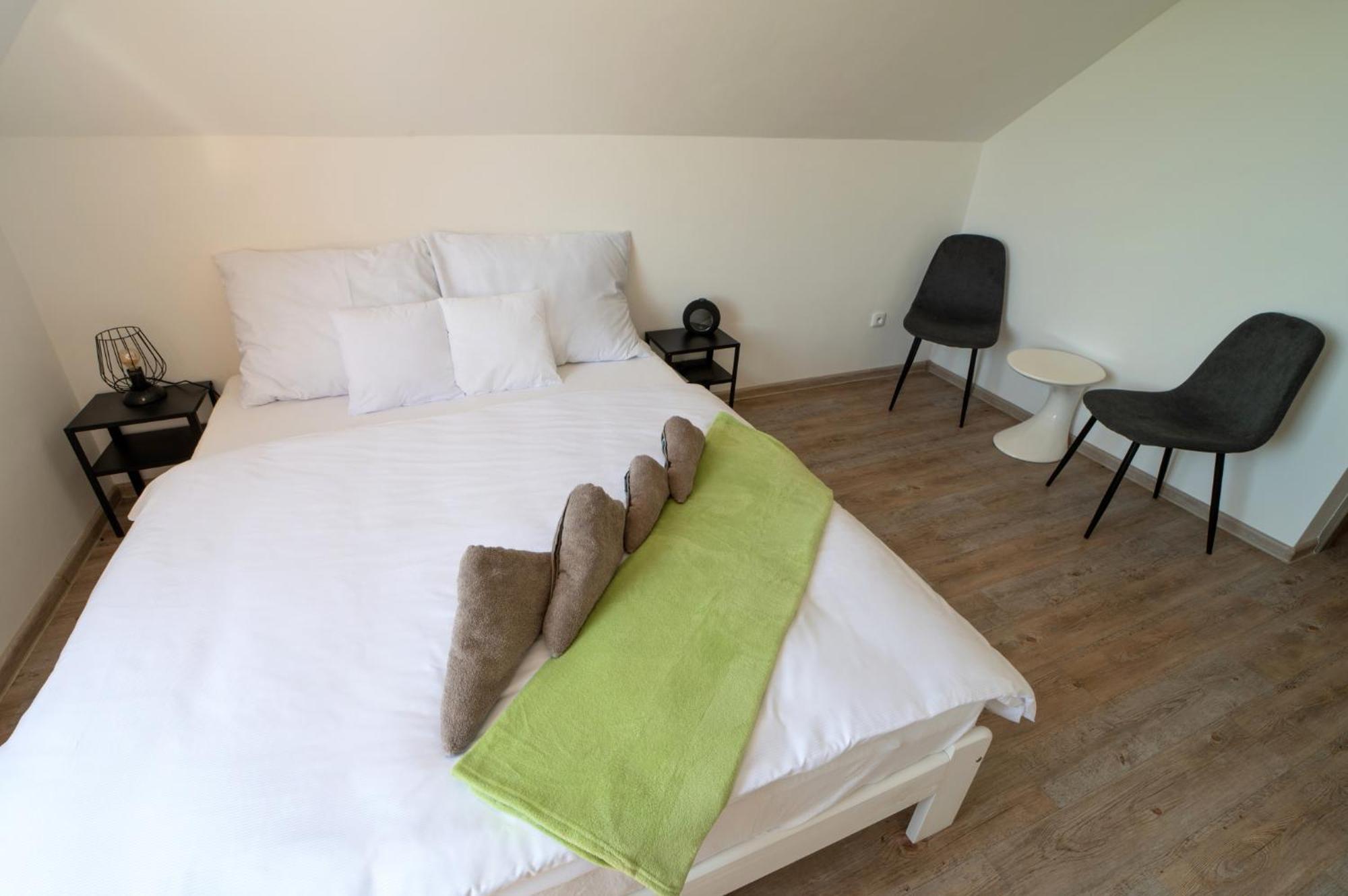 Hotel Formule Perštejn Zewnętrze zdjęcie
