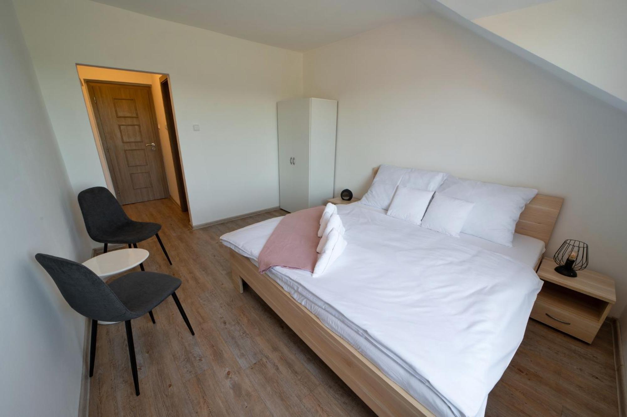 Hotel Formule Perštejn Zewnętrze zdjęcie