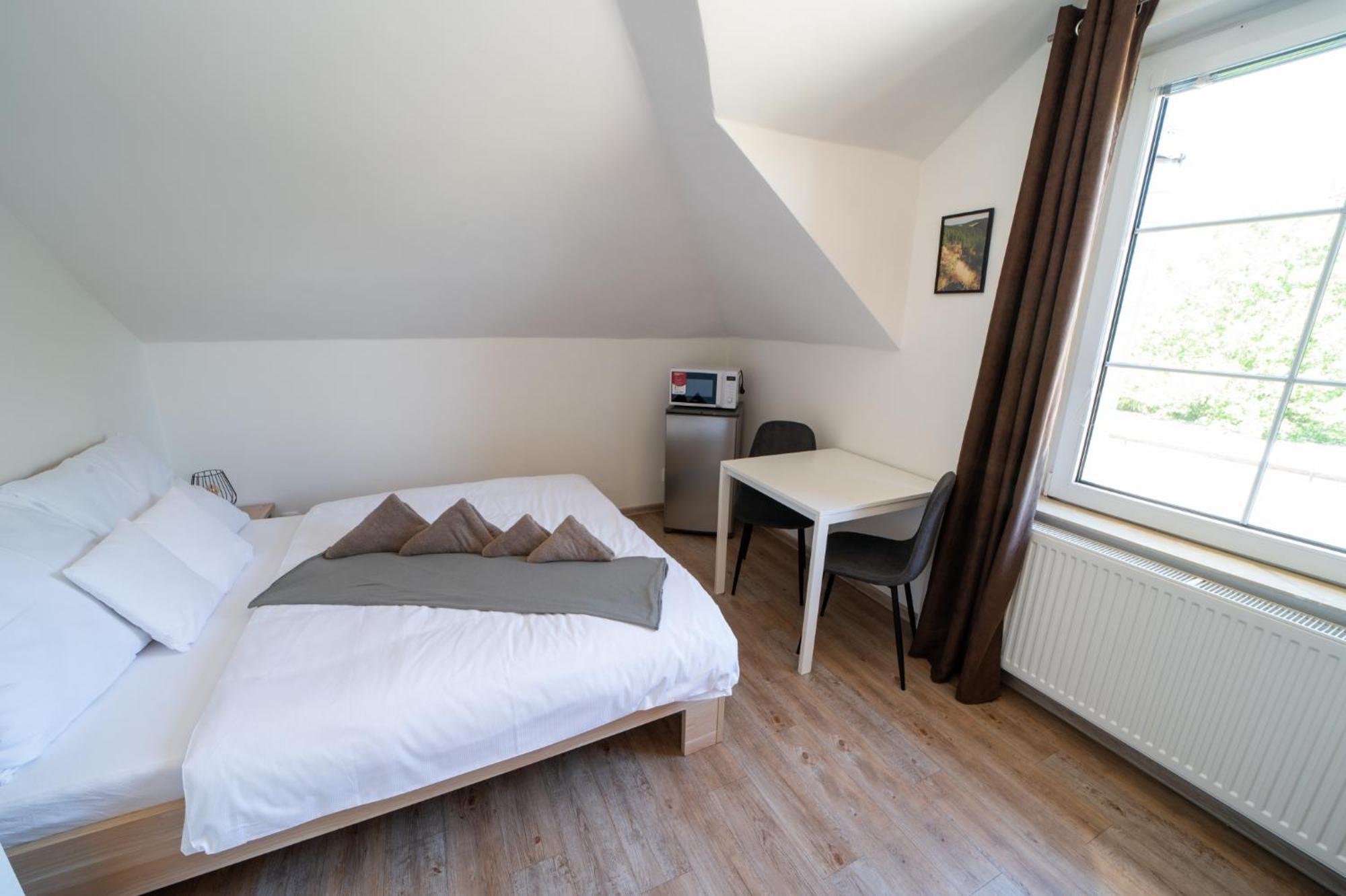Hotel Formule Perštejn Zewnętrze zdjęcie
