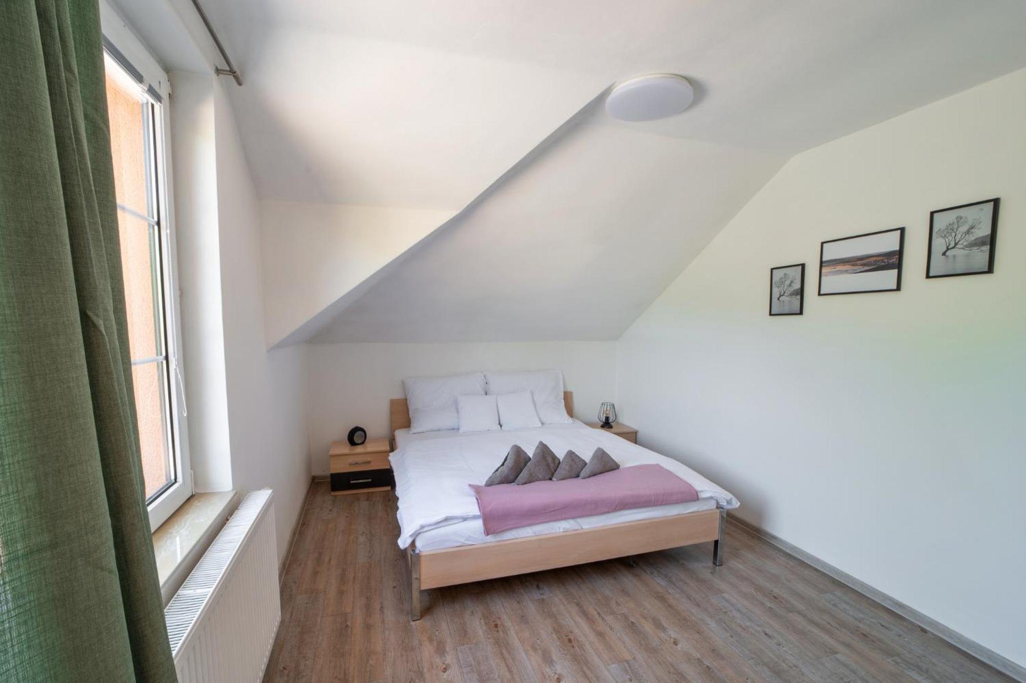 Hotel Formule Perštejn Zewnętrze zdjęcie